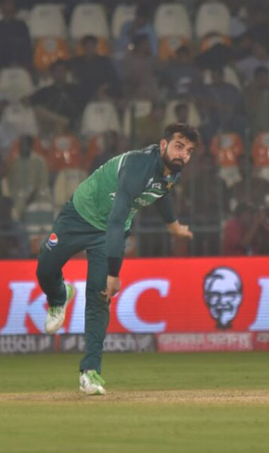 Shadab Khan takes his fourth wicket